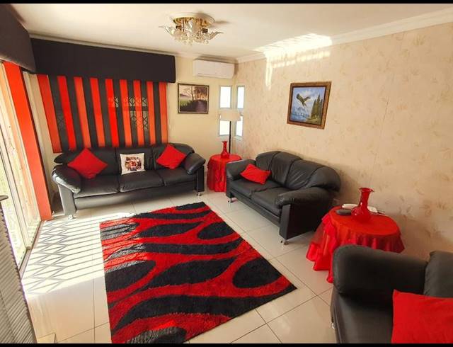 5 BEDROOM HOUSE FOR SALE IN CENTENARY PARK